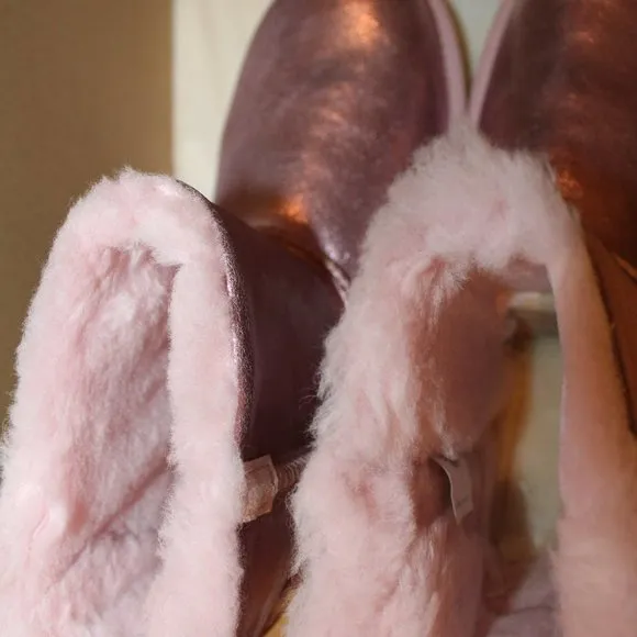 NIB UGG WOMEN'S GLISTEN METALLIC SHEARLING LINED MINI‎ BAILEY BOW BOOTS PINK