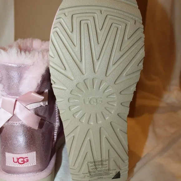 NIB UGG WOMEN'S GLISTEN METALLIC SHEARLING LINED MINI‎ BAILEY BOW BOOTS PINK
