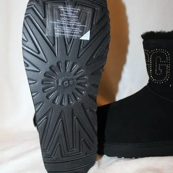 NIB UGG‎ WOMEN'S MINI GEM STUDDED LOGO SUEDE SHEARLING ANKLE BOOTS BLACK