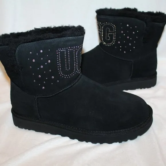 NIB UGG‎ WOMEN'S MINI GEM STUDDED LOGO SUEDE SHEARLING ANKLE BOOTS BLACK