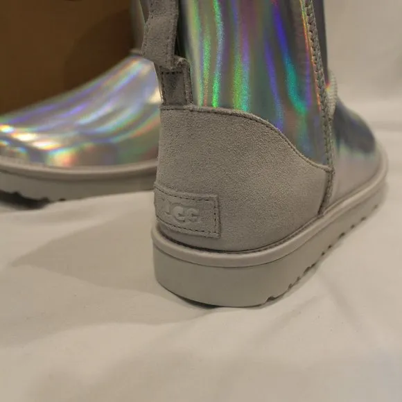 NIB UGG‎ WOMEN'S MINI IRIDESCENT SILVER SHEARLING LINED ANKLE BOOTS