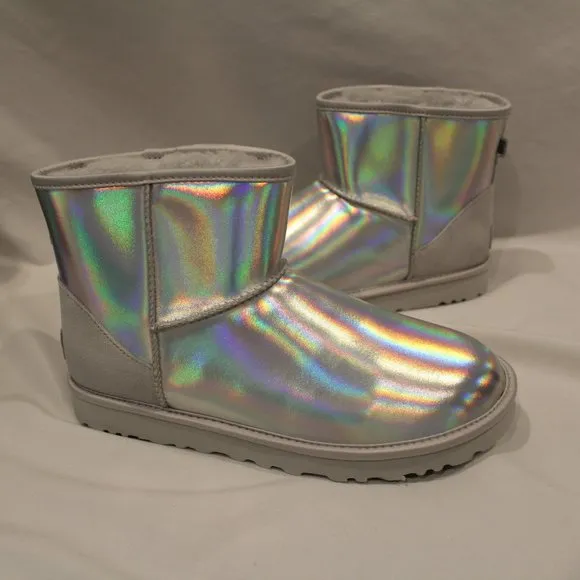 NIB UGG‎ WOMEN'S MINI IRIDESCENT SILVER SHEARLING LINED ANKLE BOOTS