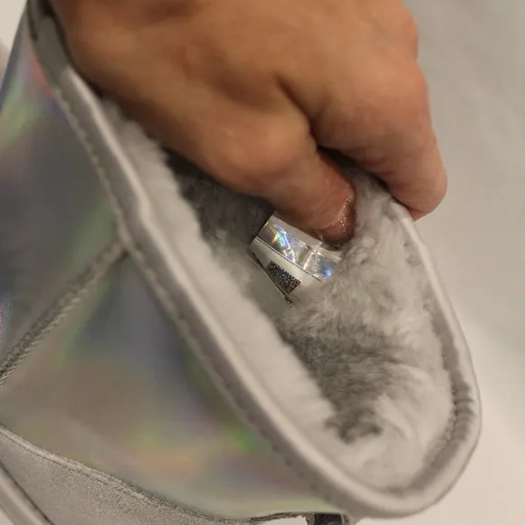 NIB UGG‎ WOMEN'S MINI IRIDESCENT SILVER SHEARLING LINED ANKLE BOOTS