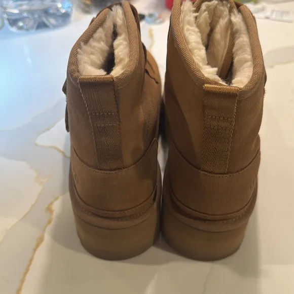 NIB UGG WOMEN'S NEUMEL PLATFORM CHESTNUT VELCRO SUEDE SHEARLING LINED BOOTS