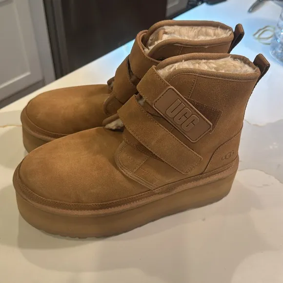 NIB UGG WOMEN'S NEUMEL PLATFORM CHESTNUT VELCRO SUEDE SHEARLING LINED BOOTS