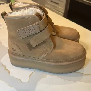 NIB UGG WOMEN'S NEUMEL PLATFORM CHESTNUT VELCRO SUEDE SHEARLING LINED BOOTS