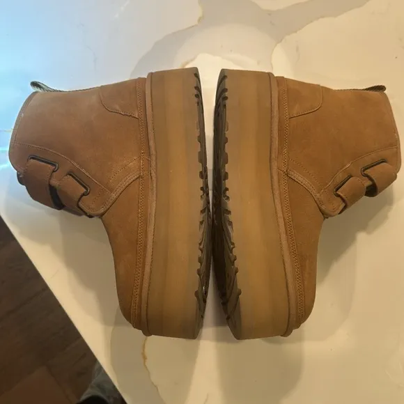 NIB UGG WOMEN'S NEUMEL PLATFORM CHESTNUT VELCRO SUEDE SHEARLING LINED BOOTS