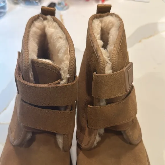 NIB UGG WOMEN'S NEUMEL PLATFORM CHESTNUT VELCRO SUEDE SHEARLING LINED BOOTS