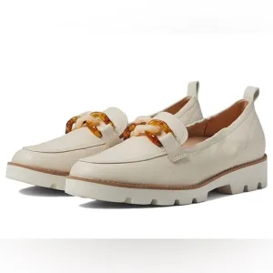 NIB Vionic Women’s Cynthia Loafers in Cream in size 6.5