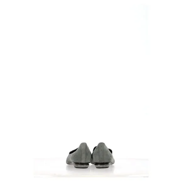 Nicholas Kirkwood Beya Loafers in Grey Suede