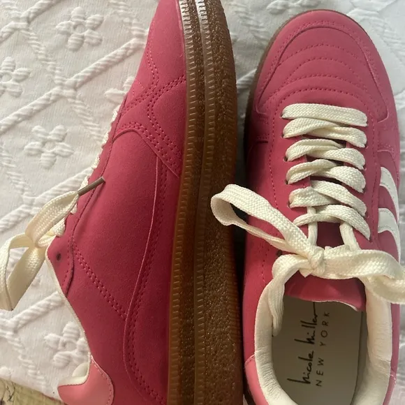 Nicole Miller Pink and White Sneakers