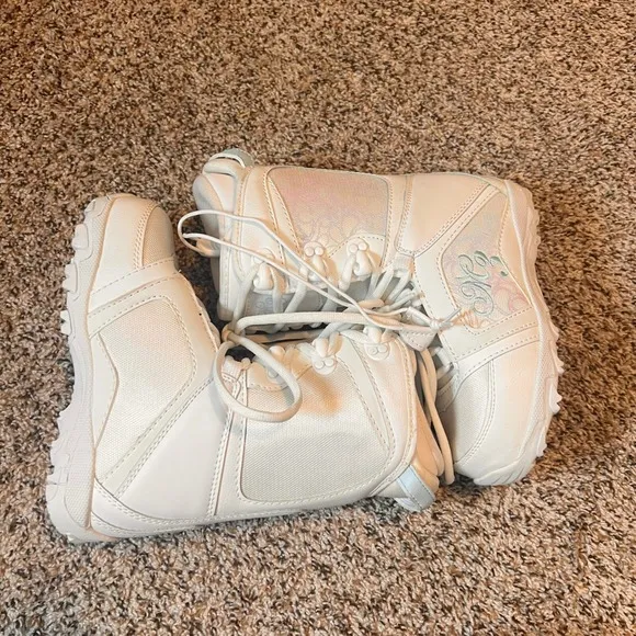Nidecker Snowboard Boots All White Lace Up Kids