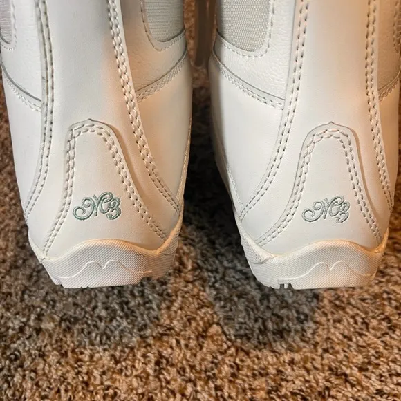 Nidecker Snowboard Boots All White Lace Up Kids