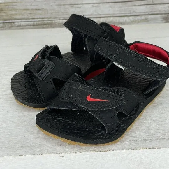 Nike ACG Air Deschutz Kids Size 5 - Black Atom-Red Sandals NEW