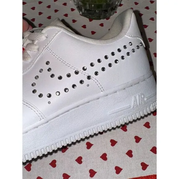 Nike Air Force 1 '07 Women's Silver Studded Swoosh Sneakers Size 7.5