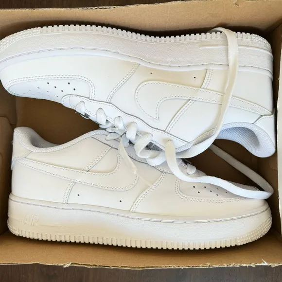 Nike Air Force 1 Low Casual Shoes  size 7 Y