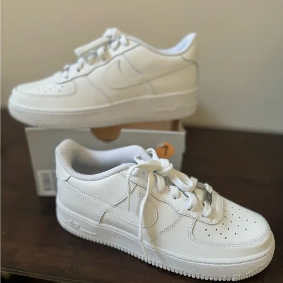 Nike Air Force 1 Low Casual Shoes  size 7 Y