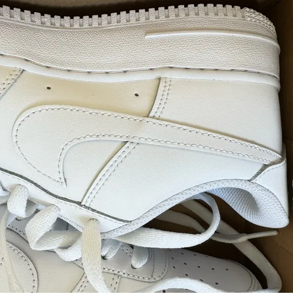 Nike Air Force 1 Low Casual Shoes  size 7 Y