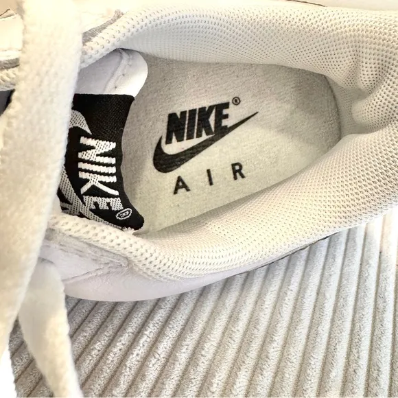 Nike Air Force 1 Low Retro Sneakers