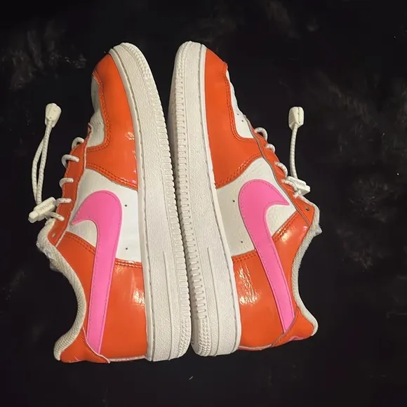 Nike Air Force 1 LV8 Valentines Day Youth Sneakers