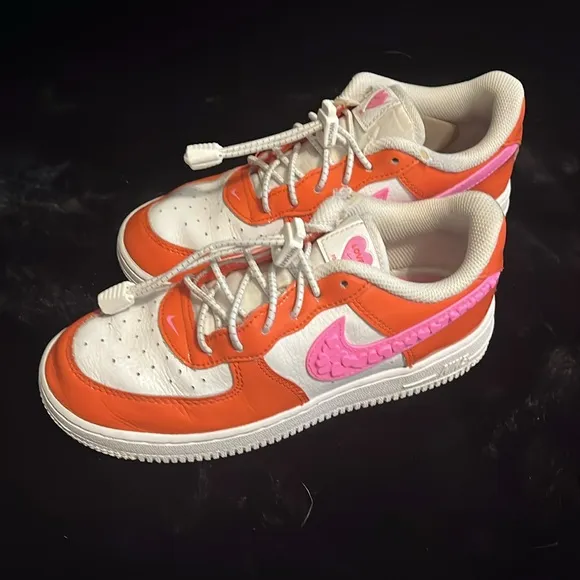 Nike Air Force 1 LV8 Valentines Day Youth Sneakers