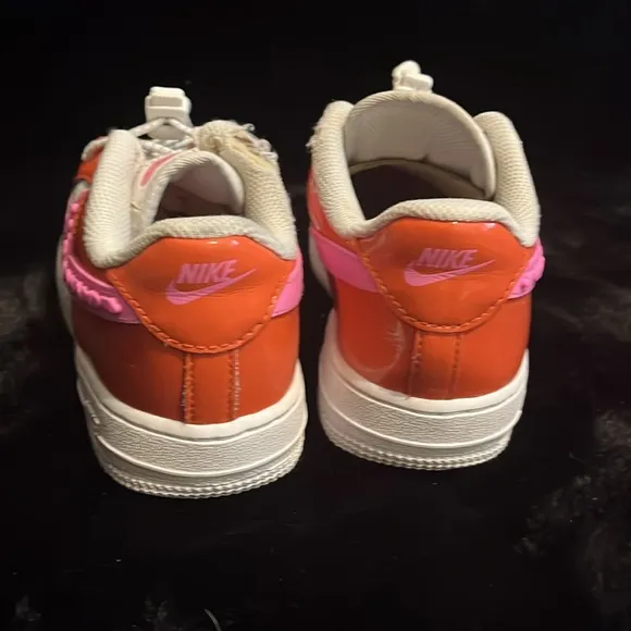 Nike Air Force 1 LV8 Valentines Day Youth Sneakers