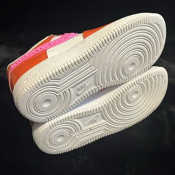 Nike Air Force 1 LV8 Valentines Day Youth Sneakers
