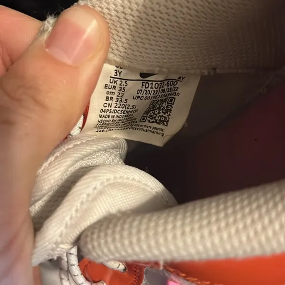Nike Air Force 1 LV8 Valentines Day Youth Sneakers