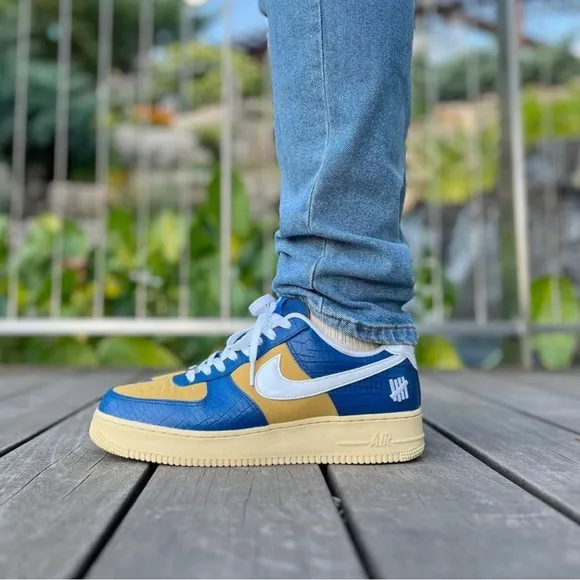 NIKE AIR FORCE 1 Undefeated Blue and Yellow Sneakers