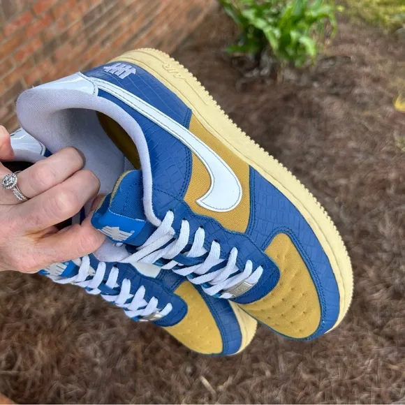 NIKE AIR FORCE 1 Undefeated Blue and Yellow Sneakers
