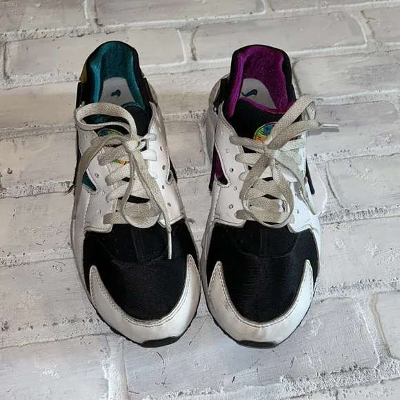 Nike Air Huarache Run “ Peace, Love, Swoosh” kids retro youth sneakers