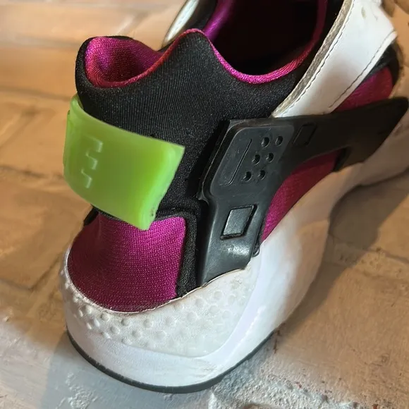 Nike Air Huarache Run “ Peace, Love, Swoosh” kids retro youth sneakers
