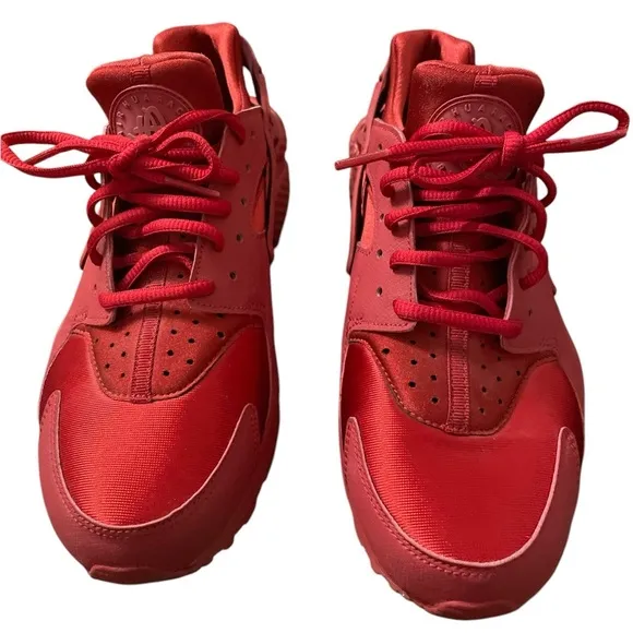 Nike Air Huarache Triple Red sneakers