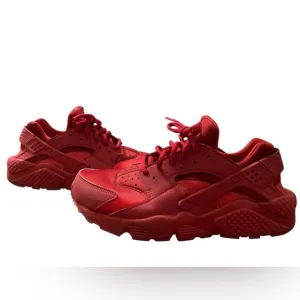 Nike Air Huarache Triple Red sneakers