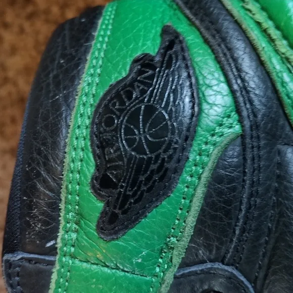 Nike Air Jordan 1 green and black tumbled Leather High-Top Sneakers