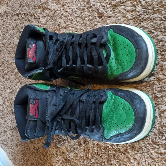 Nike Air Jordan 1 green and black tumbled Leather High-Top Sneakers