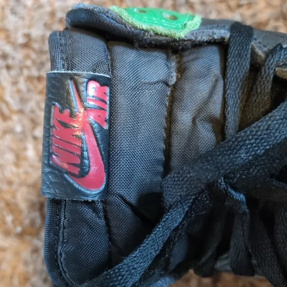 Nike Air Jordan 1 green and black tumbled Leather High-Top Sneakers
