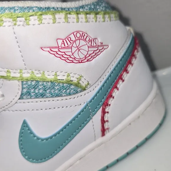 Nike Air Jordan 1 Mid SE GS White Teal Retro DM6218-100 size 6Y