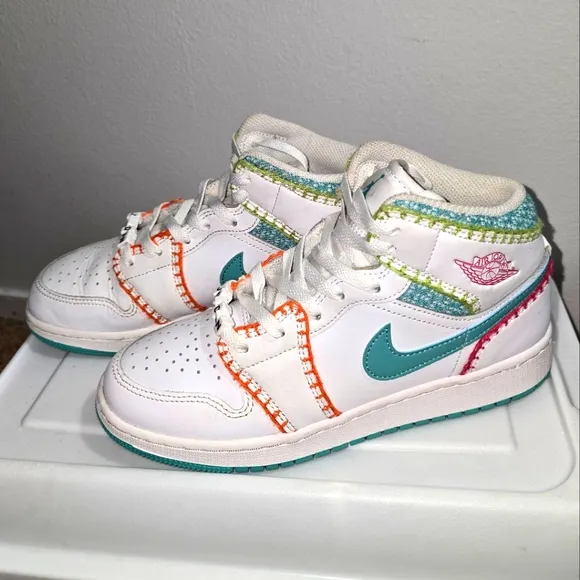 Nike Air Jordan 1 Mid SE GS White Teal Retro DM6218-100 size 6Y