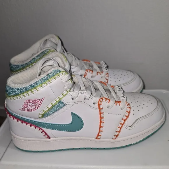 Nike Air Jordan 1 Mid SE GS White Teal Retro DM6218-100 size 6Y