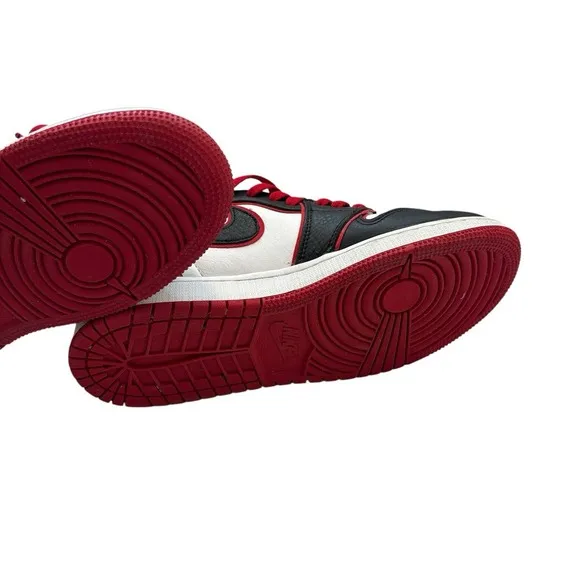 Nike Air Jordan 1 Retro High OG Bloodline 575441-062 Size 6Y‎