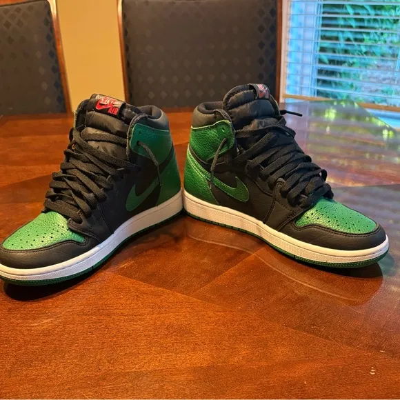 Nike Air Jordan 1 Retro High OG Pine Green Black 2.0
