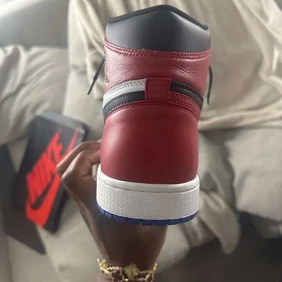 Nike Air Jordan 1 Retro High OG SneakersThey have been worn 1x