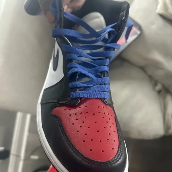Nike Air Jordan 1 Retro High OG SneakersThey have been worn 1x