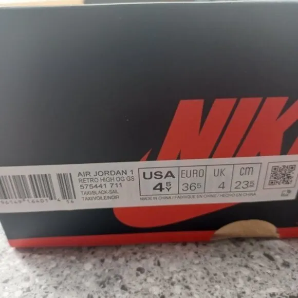 Nike Air Jordan 1 Retro High OG Taxi Sneakers - Size 4.5 Youth Shoes