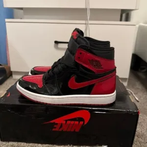 Nike Air Jordan 1 Retro High patten bread