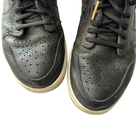 NIKE Air Jordan 1 retro Mid Black &amp; Gold sz 10.5
