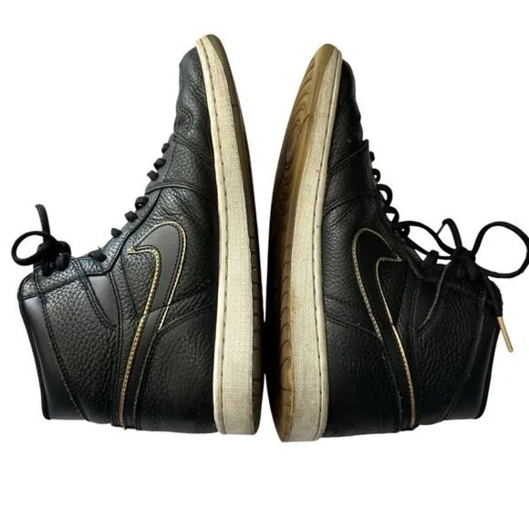 NIKE Air Jordan 1 retro Mid Black &amp; Gold sz 10.5
