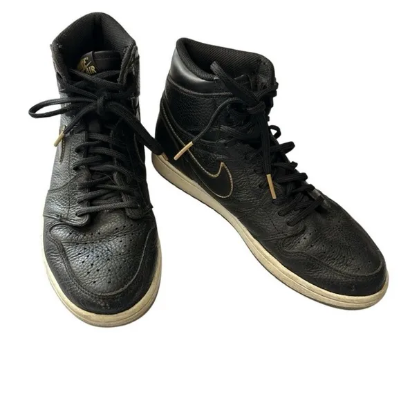 NIKE Air Jordan 1 retro Mid Black &amp; Gold sz 10.5