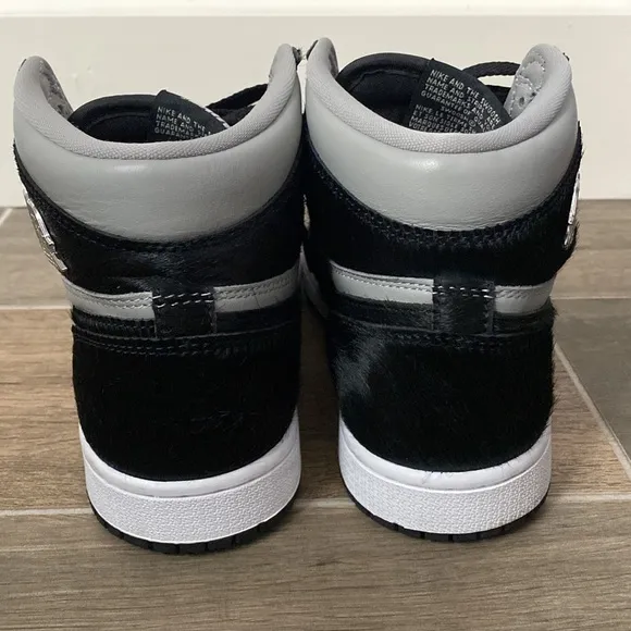 Nike Air Jordan 1 Retro Sneakers Black Gray Size 7.5 Womens